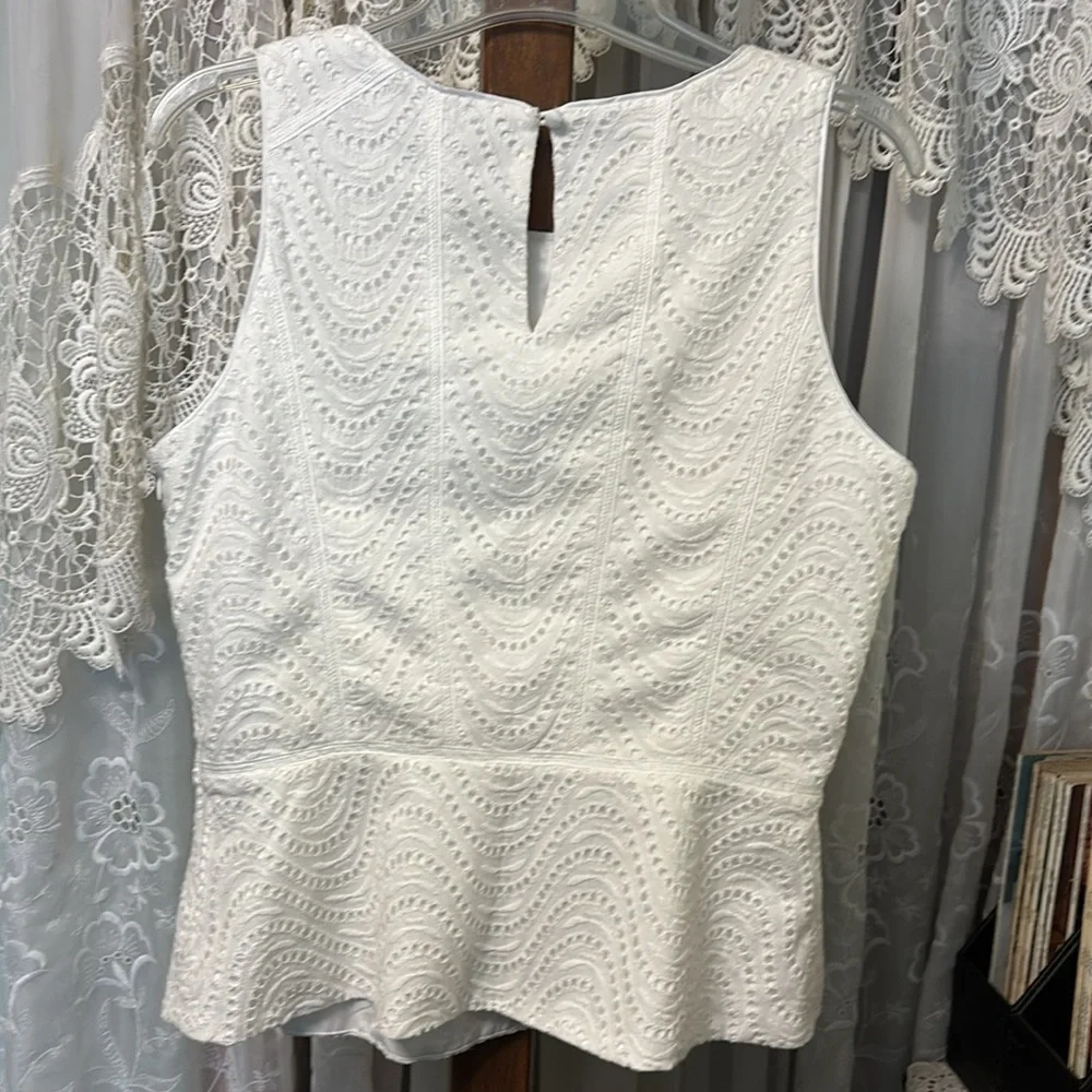 White House Black Market Fitted Cotton Eyelet Peplum Top Sz 10 NWT
